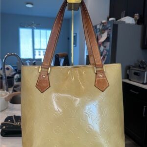 Louis Vuitton Vernis GUC Yellow Patent Leather Tote Bag with Brown Handles